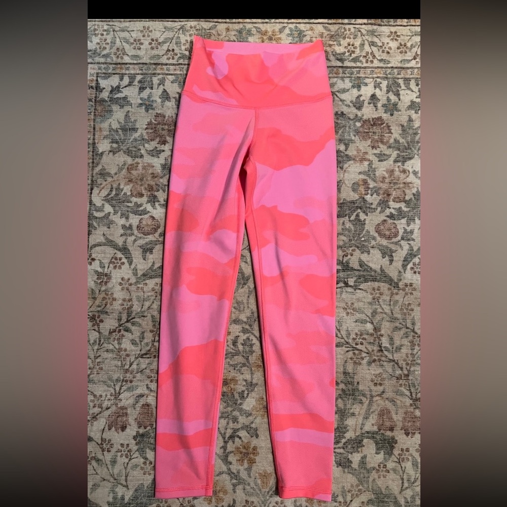 Aerie Pink Camo Leggings